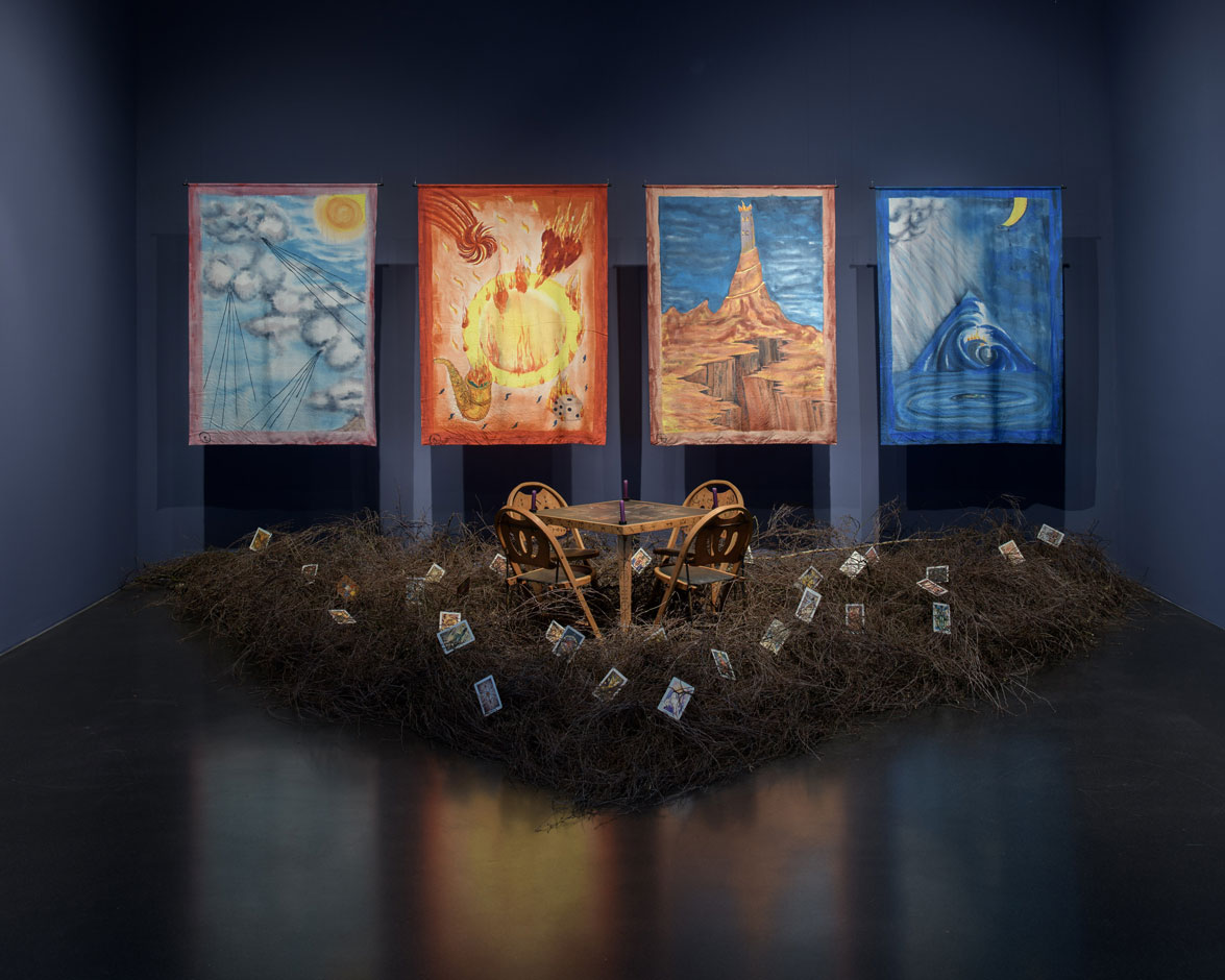 Betye Saar, House of Fortune, 1988, Ausstellungsansicht Betye Saar. Serious Moonlight, Kunstmuseum Luzern, 2023, Foto: Marc Latzel, Courtesy of the artist and Roberts Projects, Los Angeles, California