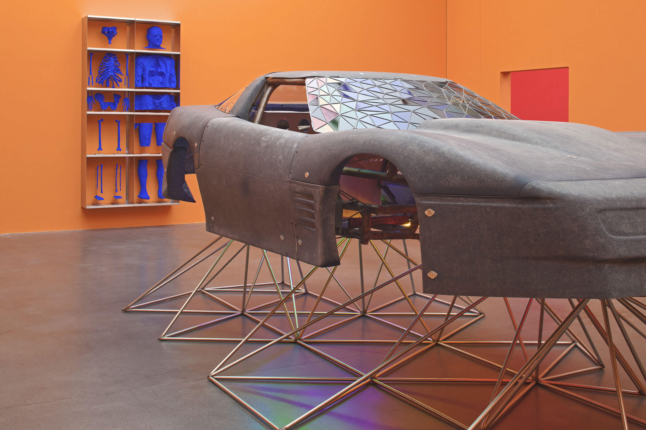 Matthew Day Jackson, In search of..., Ausstellungsansicht Kunstmuseum Luzern, Foto: Stefano Schroeter © 2011, the artist