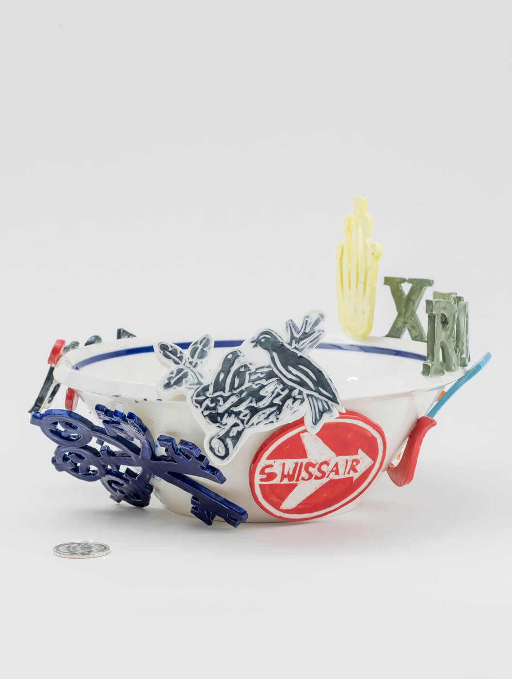 Teo Petruzzi, Providebit or Credit, 2021, Performance mit Keramikobjekt, Courtesy of the Artist