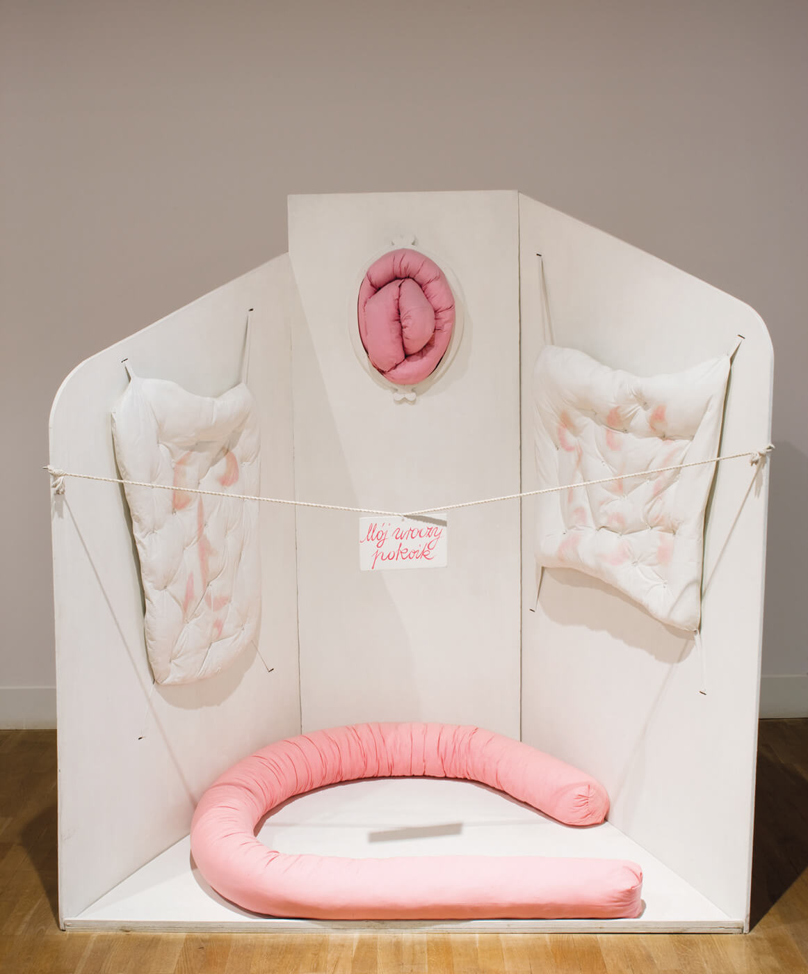 Maria Pinińska-Bereś, Mój uroczy pokoik/My Enchanting Little Room, 1975, Courtesy Maria Pinińska-Bereś and Jerzy Bereś Foundation, Foto: Marek Gardulski