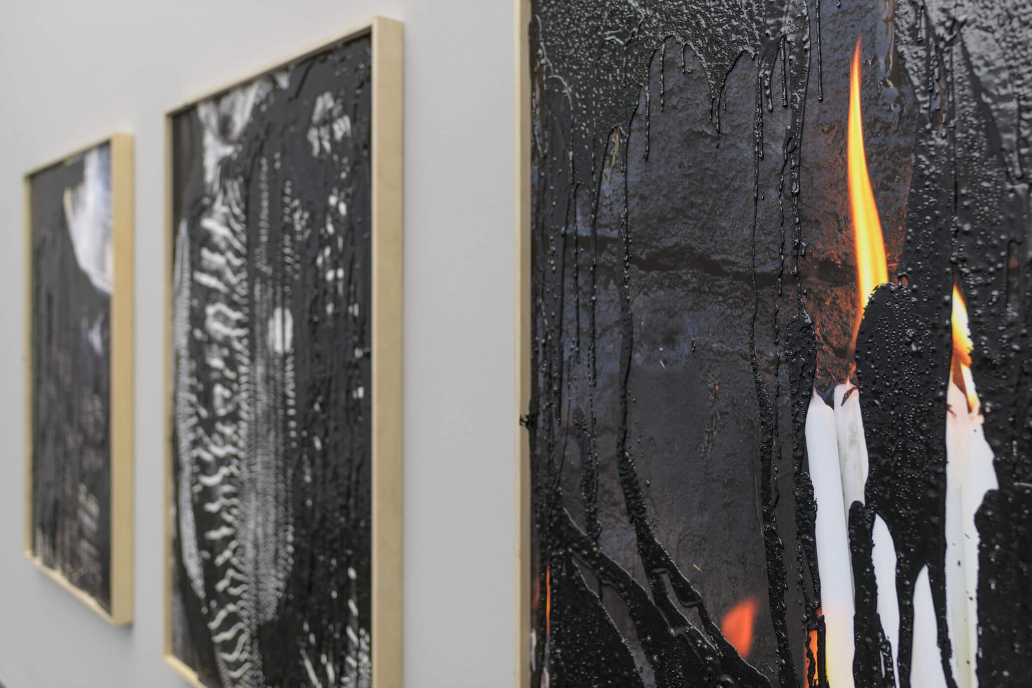 Gerta Xhaferaj, A Pause, a Rose, Something on Paper, 2024, Ausstellungsansicht zentral! XL Kunstmuseum Luzern, 2025, Courtesy of the artist, Foto: Marc Latzel