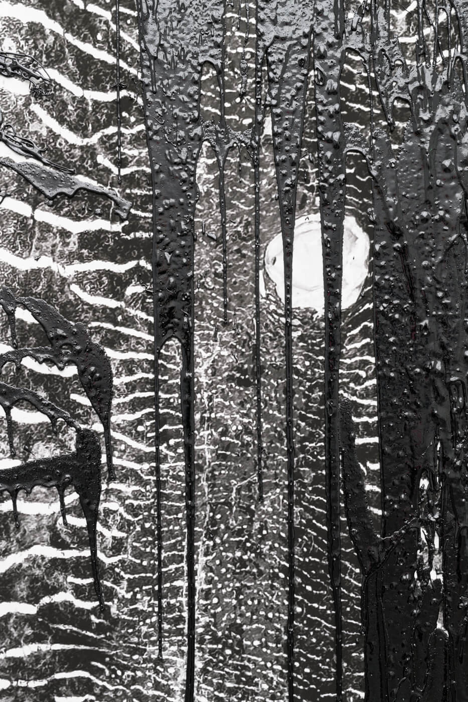 Gerta Xhaferaj, A Pause, a Rose, Something on Paper, 2024, Ausstellungsansicht zentral! XL Kunstmuseum Luzern, 2025, Courtesy of the artist, Foto: Marc Latzel